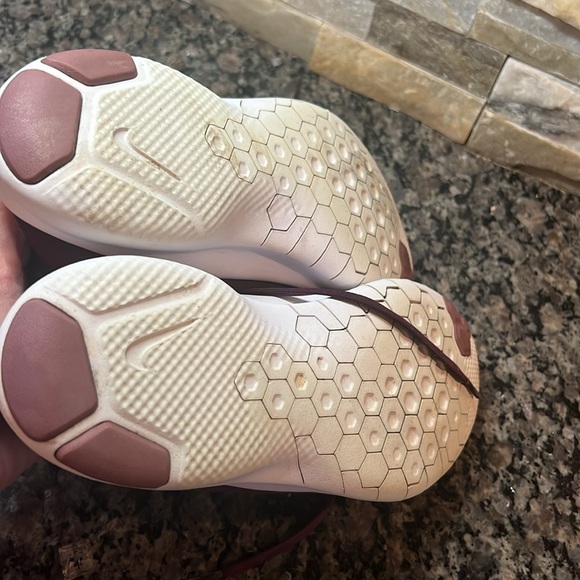 Nike maroon women’s Flex 7.5 - Picture 7 of 9